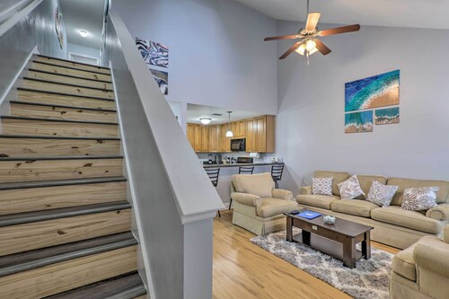 Tidy Tallahassee Townhome ~ 7 Mi to Downtown!