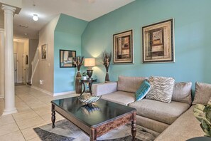 Apartment (3 Bedrooms) | Interior - 5 Mi to Disney World: Townhome w/ Balcony! (Kissimmee)