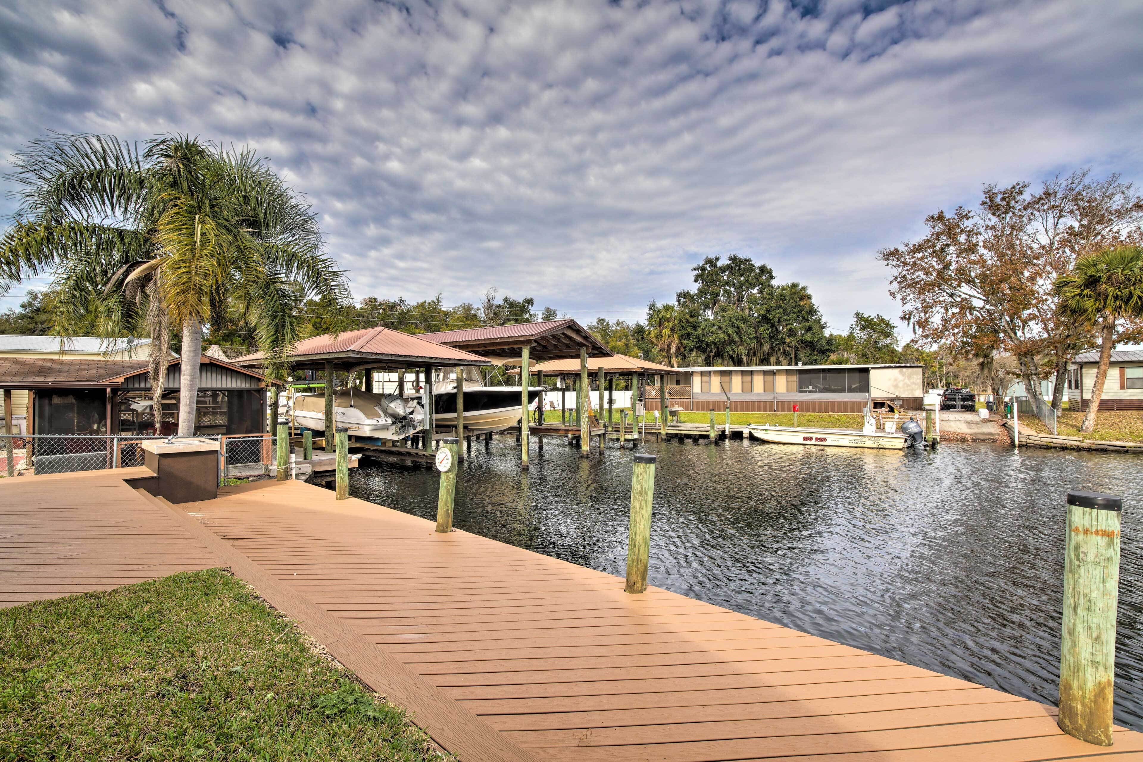 Waterfront Homosassa Home w/ Private Dock & Deck!