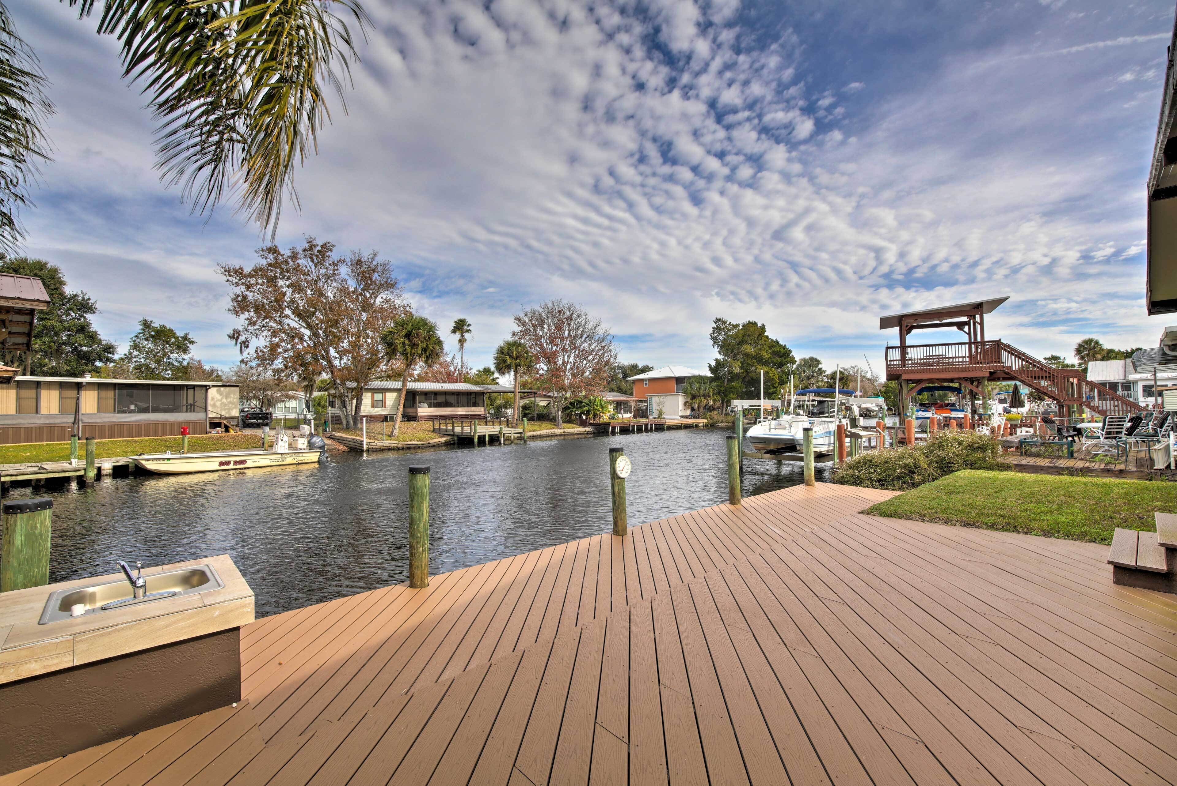 Waterfront Homosassa Home w/ Private Dock & Deck!