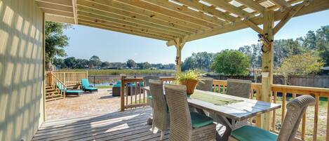 Casa (3 Bedrooms) | Restaurante al aire libre