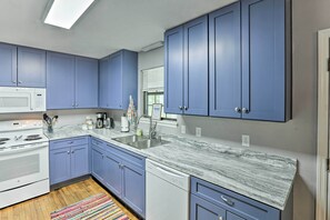 House (3 Bedrooms) | Interior - Waterfront Sopchoppy Hideaway w/ 2 Kayaks! (Sopchoppy)