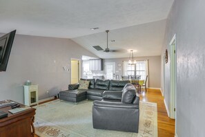 House (3 Bedrooms) | Interior - Waterfront Sopchoppy Hideaway w/ 2 Kayaks! (Sopchoppy)