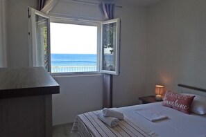 2 bedrooms, iron/ironing board, free WiFi - Apartment by Velebit Canal near Paklenica (Barić Draga)