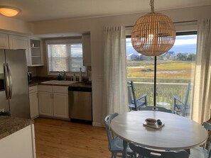 Dining - Carolina Marsh Hideaway (Carolina Beach)