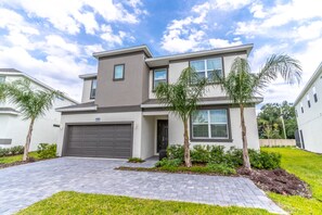 Exterior - Brand New! Emerlad Escape Gated Resort,Private Pool,Spa 11 bedrooms (Kissimmee)