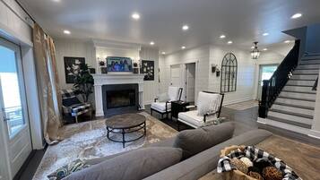 TV connectée, cheminée