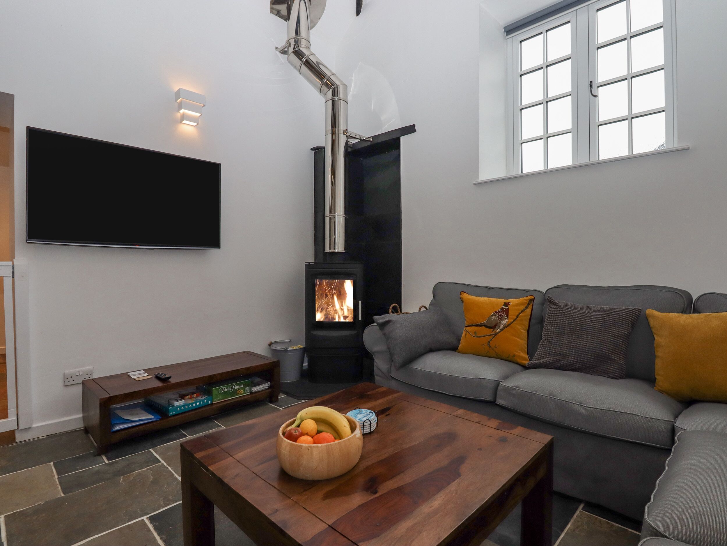 STRAWBERRY BANK - PIPISTRELLE, pet friendly in Bridgerule