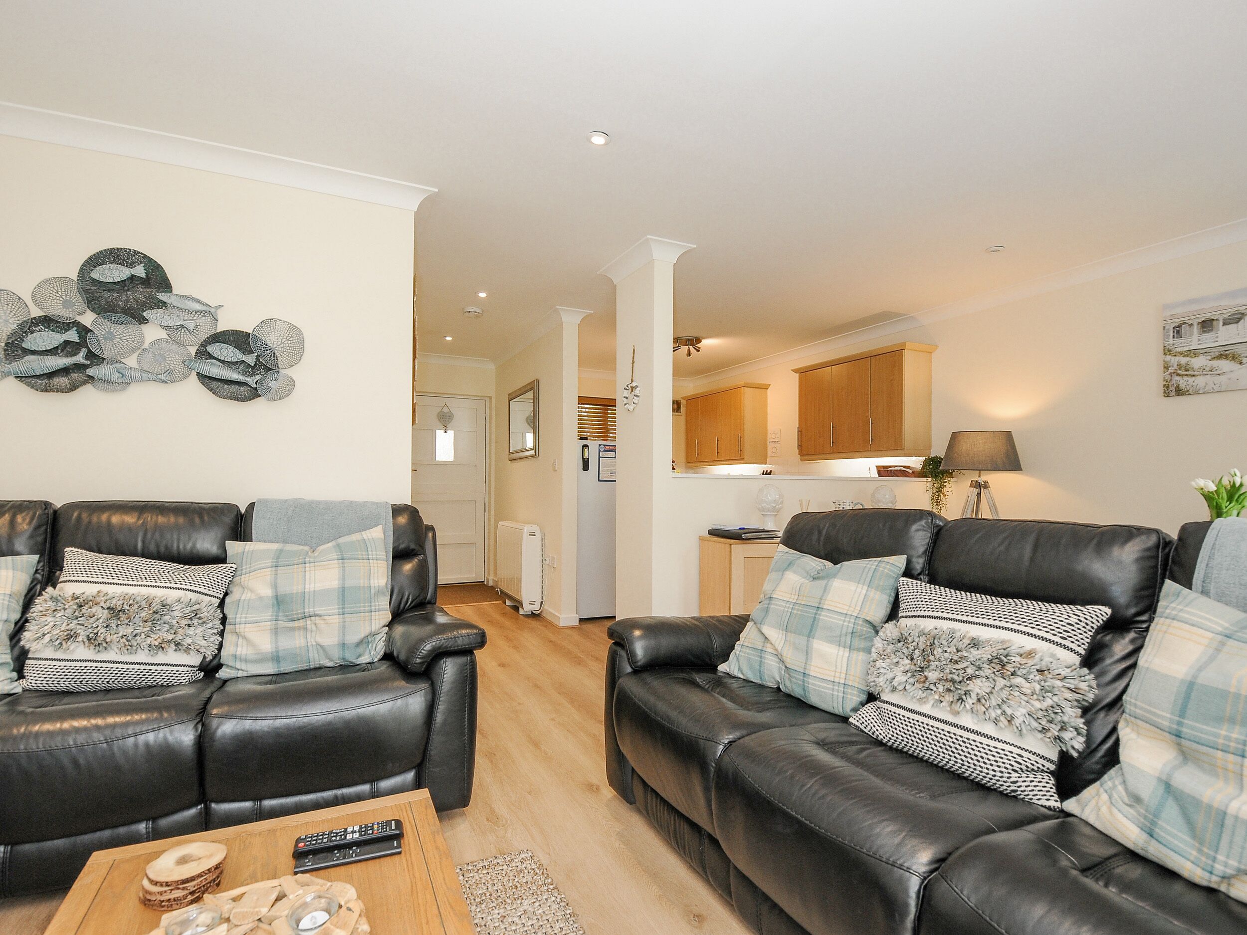 WOODMANS COTTAGE, with pool in Falmouth