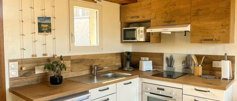 Refrigerador, horno, placa de cocina, lavavajillas