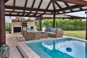 Terrace/patio - Cozy Villa Margareta w/ Heated Pool!, Cozy TSI Villa Margareta w/ Heated Pool! (Punta Cana)