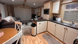 Private kitchen - Prestige 2-bed Caravan on Golden Anchor, Skegness (Skegness)