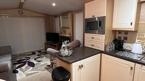 Private kitchen - Prestige 2-bed Caravan on Golden Anchor, Skegness (Skegness)