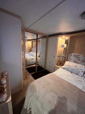 Cabin, Multiple Beds | 2 bedrooms, iron/ironing board, free WiFi, bed sheets - Prestige 2-bed Caravan on Golden Anchor, Skegness (Skegness)