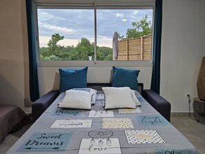 2 bedrooms, iron/ironing board, travel crib, free WiFi