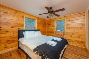 3 bedrooms, iron/ironing board, WiFi, bed sheets - Creekside Cabin  • Hot Tub • Decks (Maggie Valley)