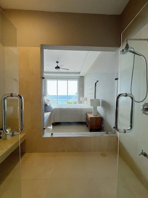 2 bedrooms, iron/ironing board, travel cot, WiFi - Seabreeze Deck12 Luxury Oceanfront Fully Equipped (Cozumel)