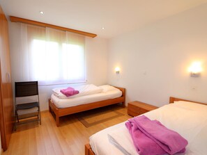 3 bedrooms, Internet