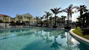 Indoor pool, outdoor pool - Vilamoura Lake (Quarteira)