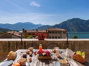 Outdoor dining - Apartment Vista Brentano by Interhome (Tremezzina)