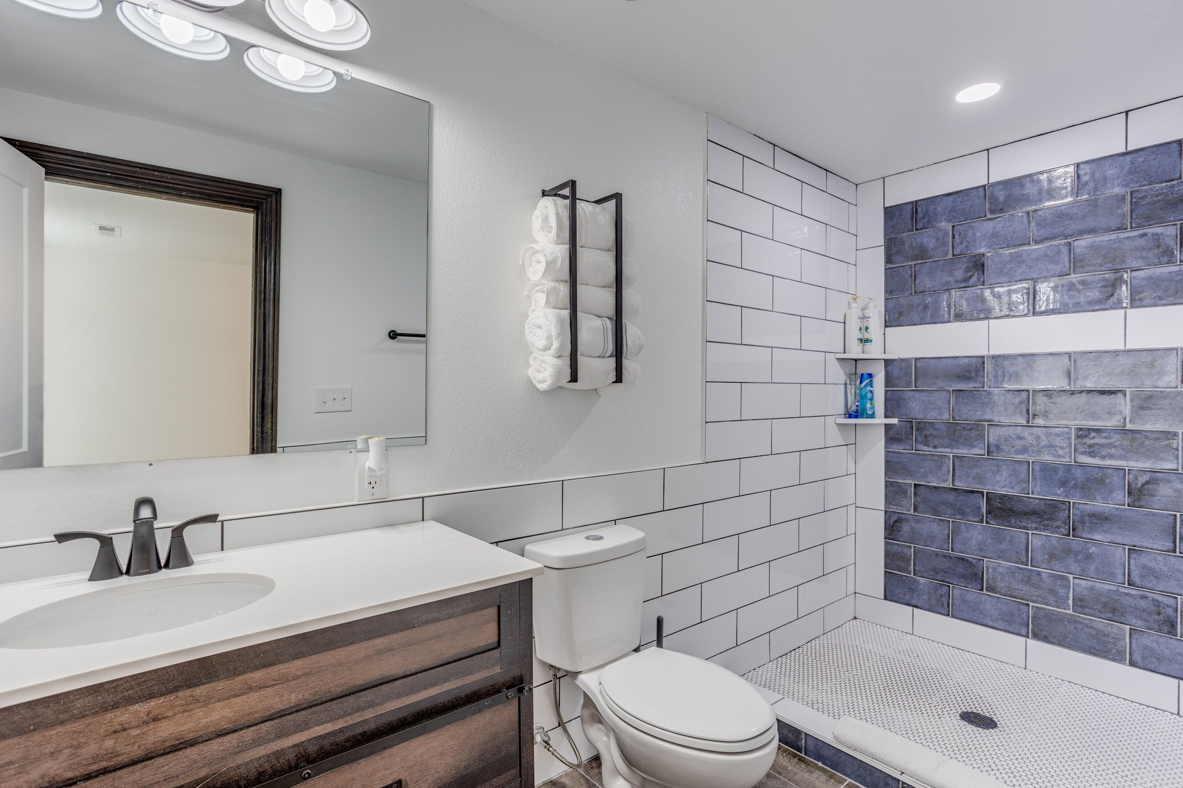 COSH Boujee House with Hot Tub Coming 11/6/2023