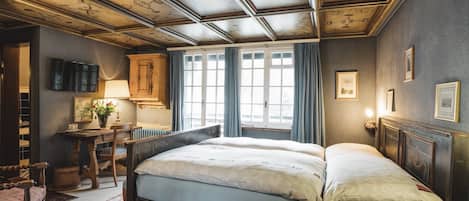 6 bedrooms, WiFi