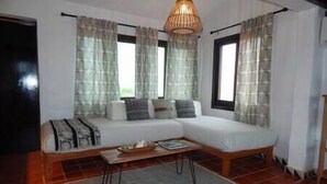 2 bedrooms, iron/ironing board, travel cot, WiFi - Villa Amelita is a cozy, breezy & tropical haven (Río Grande)