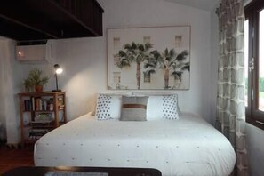 2 bedrooms, iron/ironing board, travel cot, WiFi
