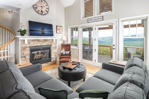 Updated Top Floor Condo!