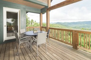 Outdoor dining - Updated Top Floor Condo! (Banner Elk)