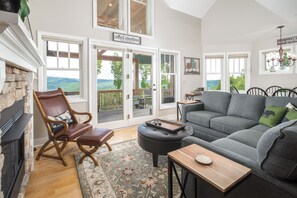 Smart TV, fireplace - Updated Top Floor Condo! (Banner Elk)