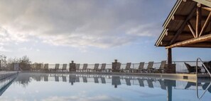 Piscine couverte, piscine extérieure