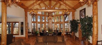 Updated Top Floor Condo!