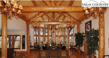 Updated Top Floor Condo!