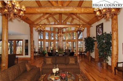 Updated Top Floor Condo!