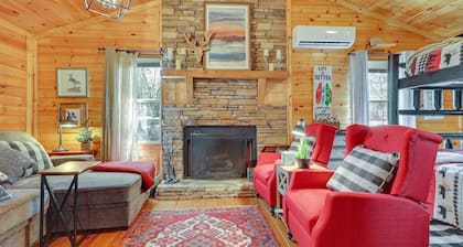 Pet-Friendly Haleyville Cabin Rental w/ Kayaks!