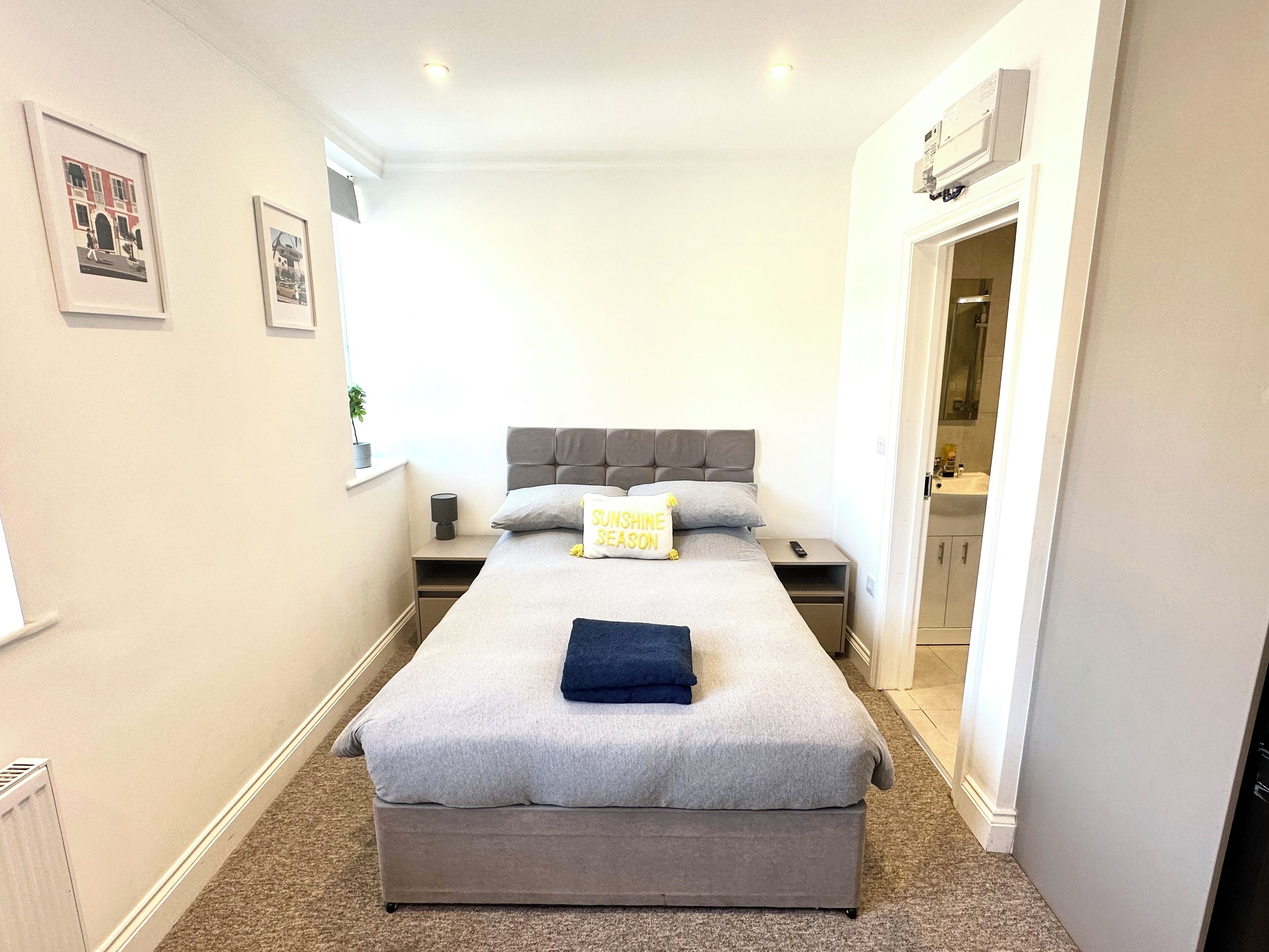 1 bedroom, desk, iron/ironing board, travel cot