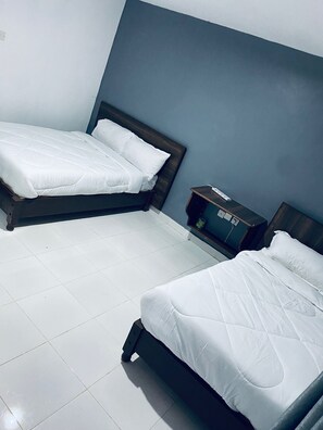 Classic Triple Room | Desk, laptop workspace - Dad's Place (Karatina)