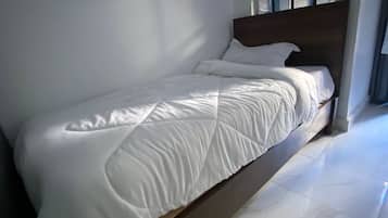 Business Single Room, 1 Twin Bed | 1 bedroom, desk, laptop workspace