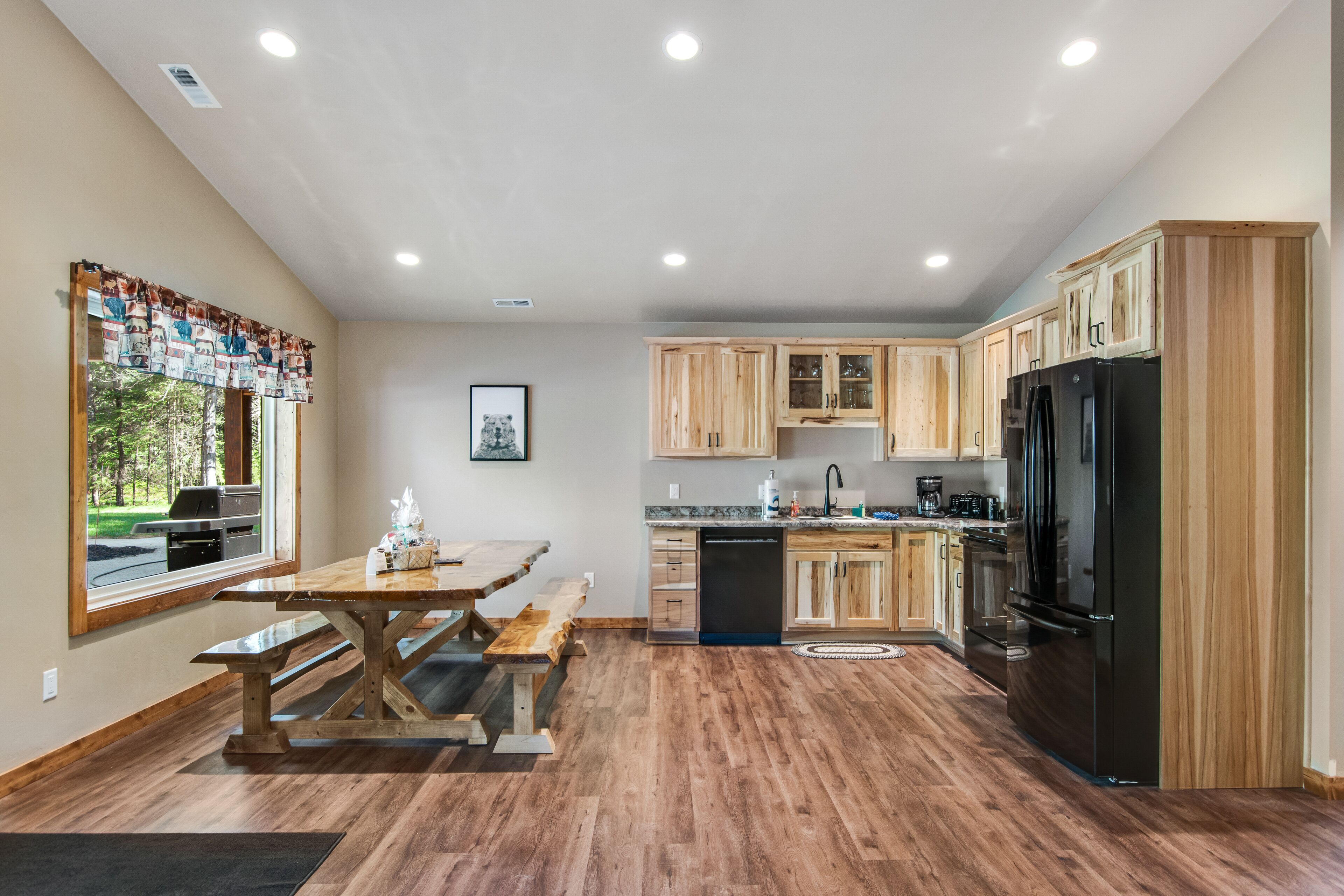 Inviting dog-friendly cabin with fireplace, patio, grill, central AC, & W/D