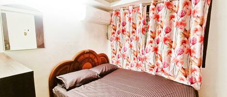 1 Schlafzimmer, Schreibtisch, Internetzugang, Bettwäsche