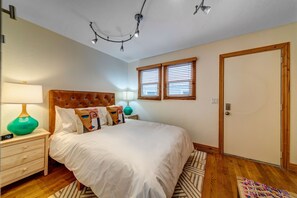 3 chambres, fer et planche à repasser, Wi-Fi, draps fournis