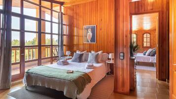 10 Schlafzimmer, Bügeleisen/Bügelbrett, Reisekinderbett