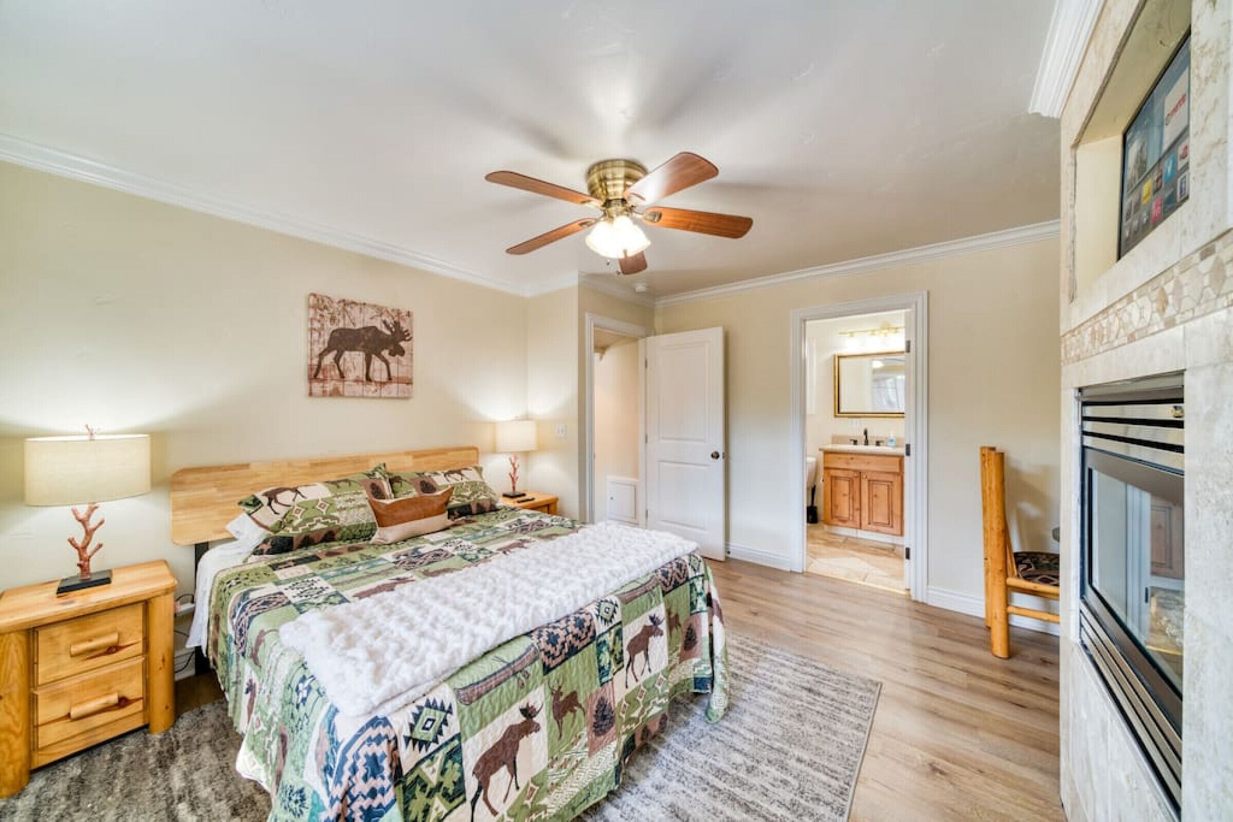 Tahoe Unit 12 · Steps to Heavenly, Balcony and Free Parking | Walk to Everything!