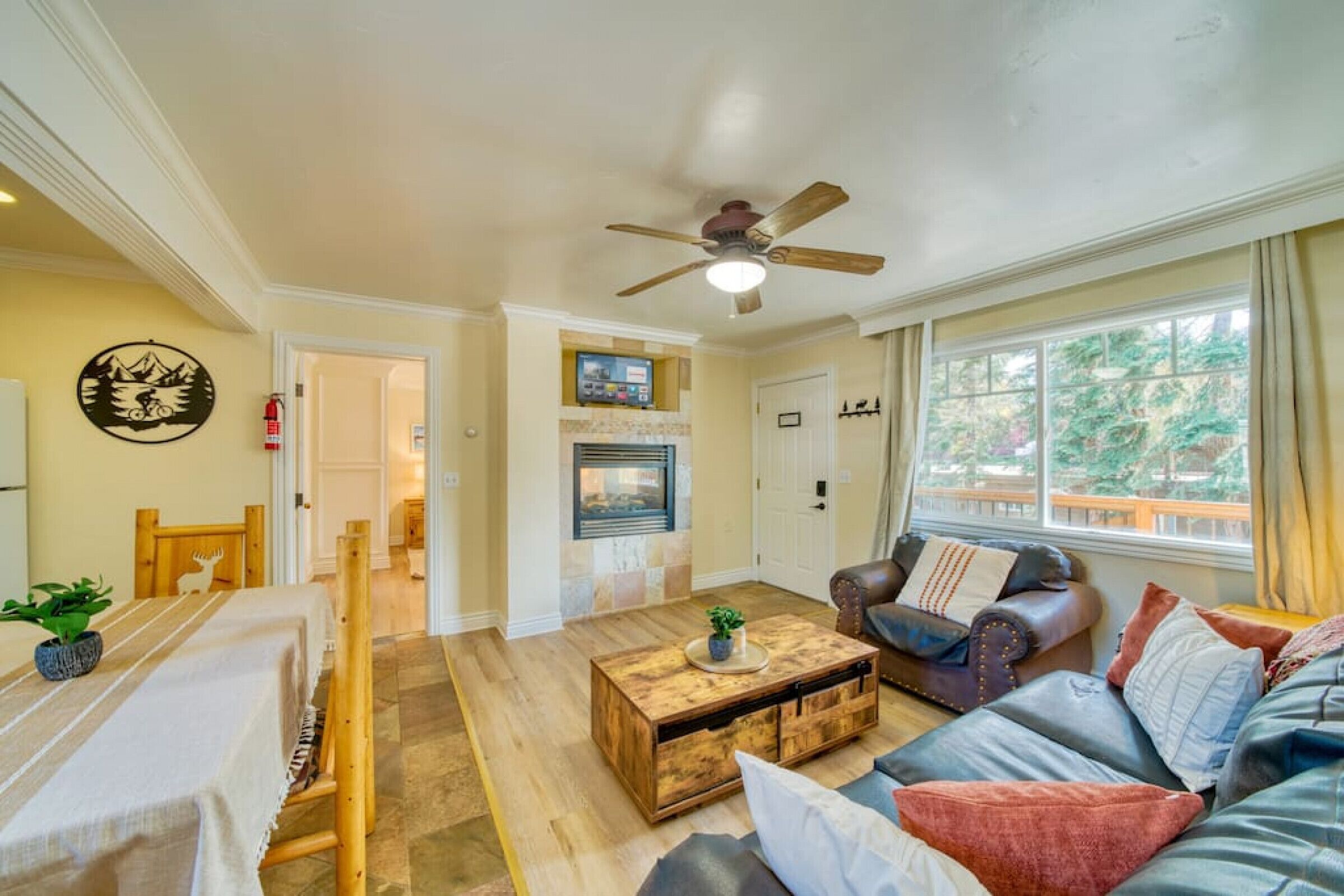 Tahoe Unit 14 · Spacious 2 Bedroom 2 Bath Next to Lake, Ski Village