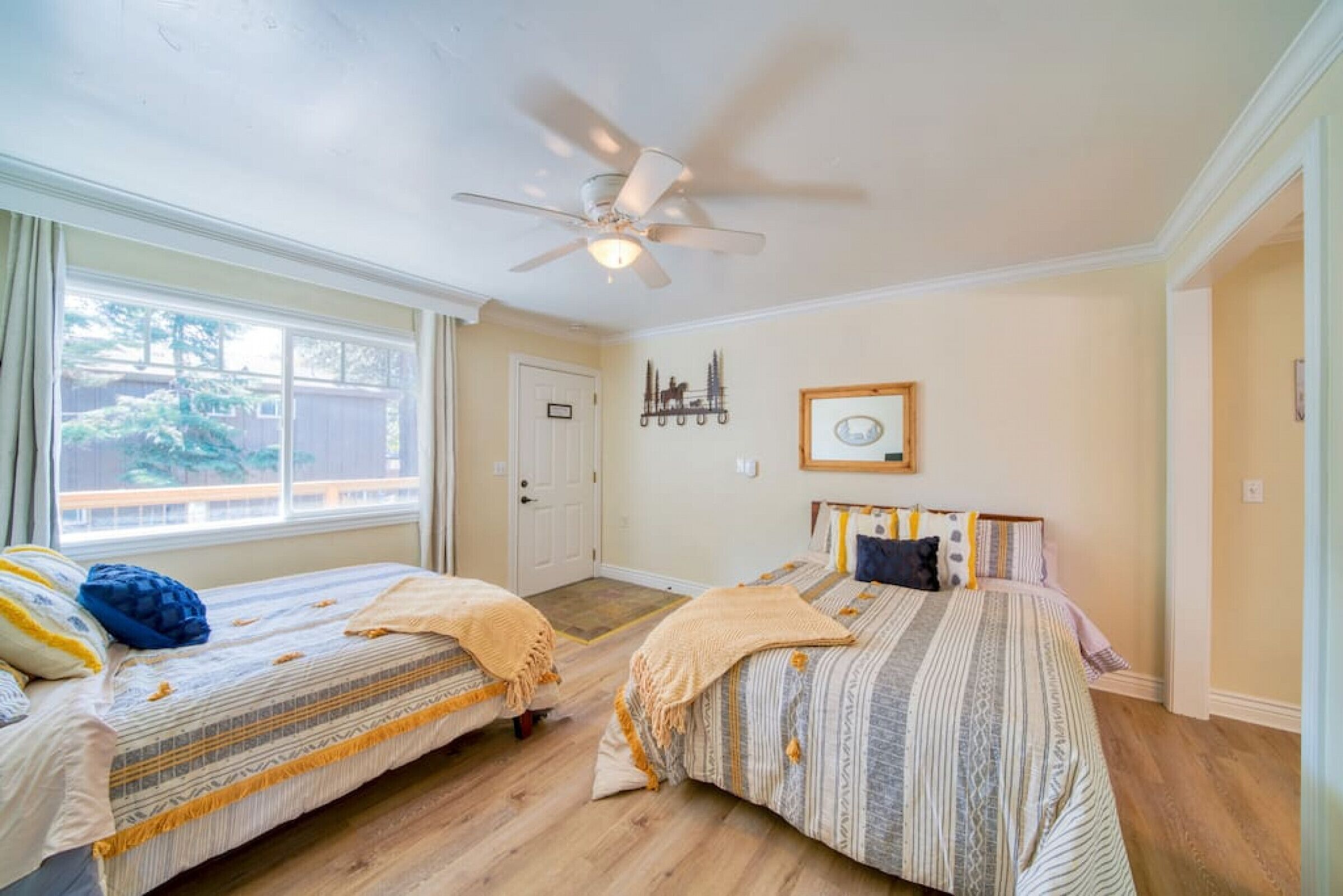 Tahoe Unit 14 · Spacious 2 Bedroom 2 Bath Next to Lake, Ski Village