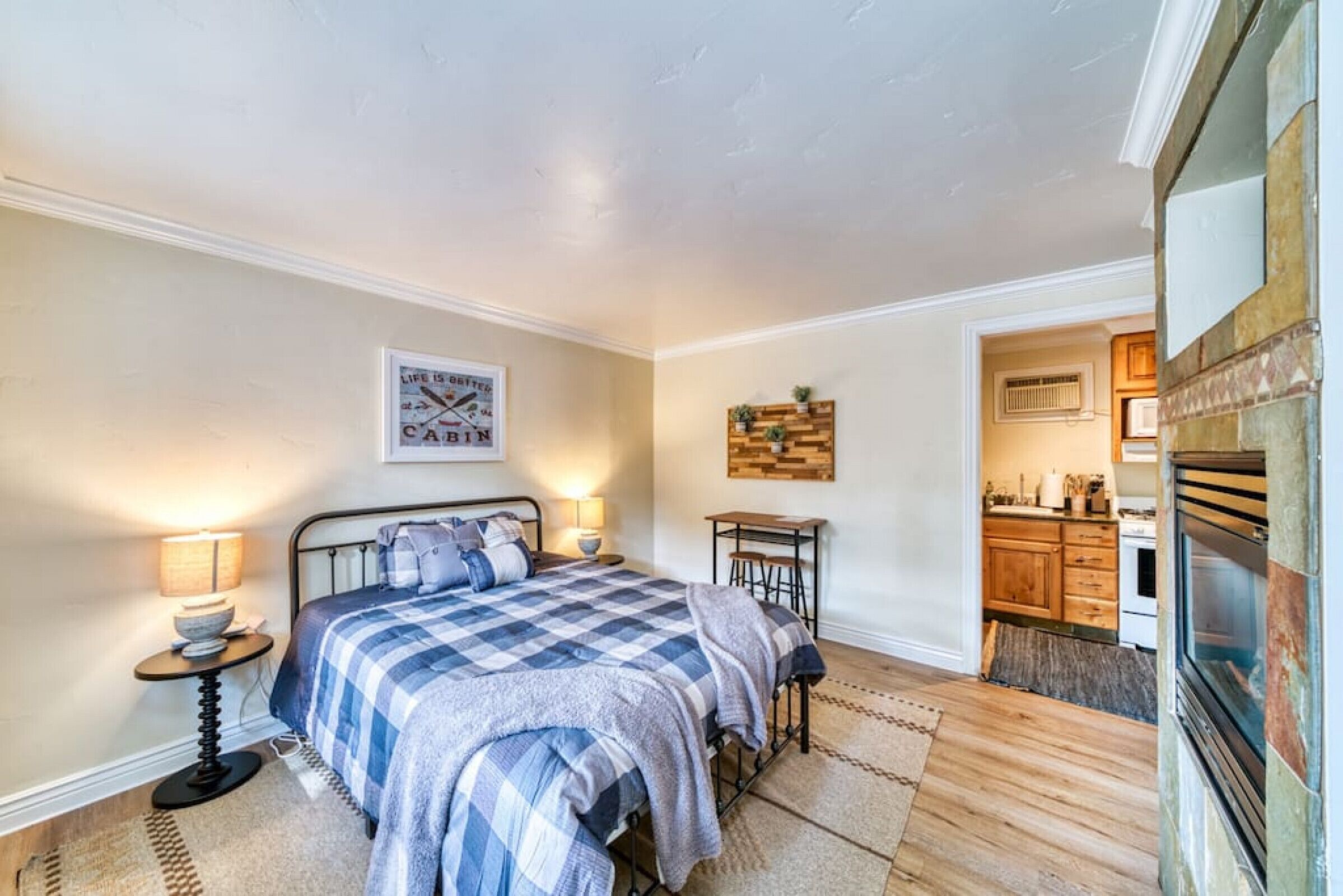 MML Unit 4 · New Listing Discount Slopes Open! Studio & Kitchen