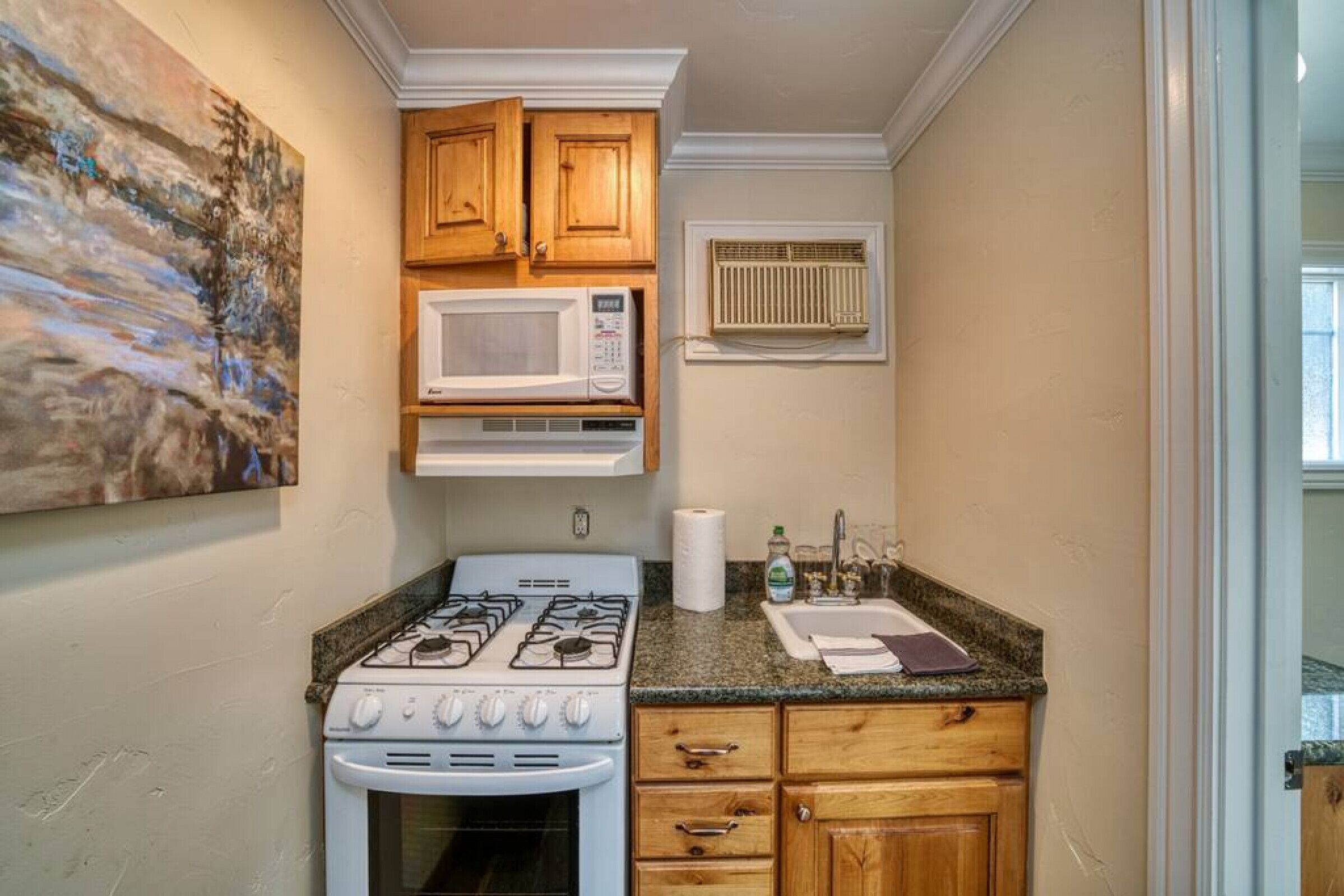 MML Unit 7 · New Listing Discount Slopes Open! Studio & Kitchen