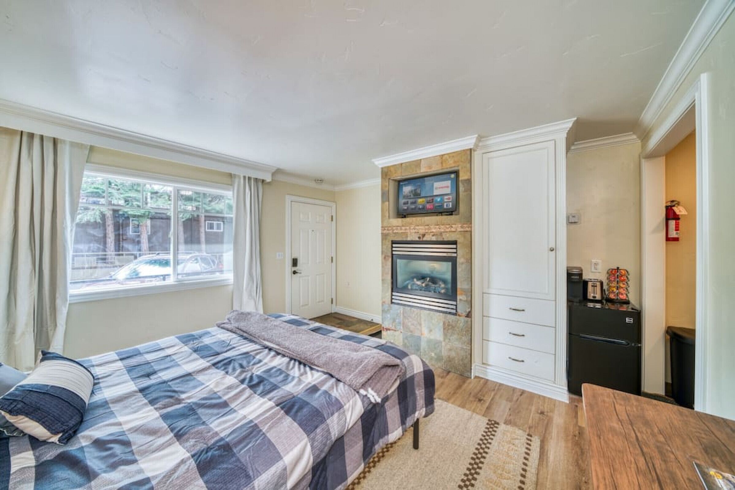 MML Unit 7 · New Listing Discount Slopes Open! Studio & Kitchen