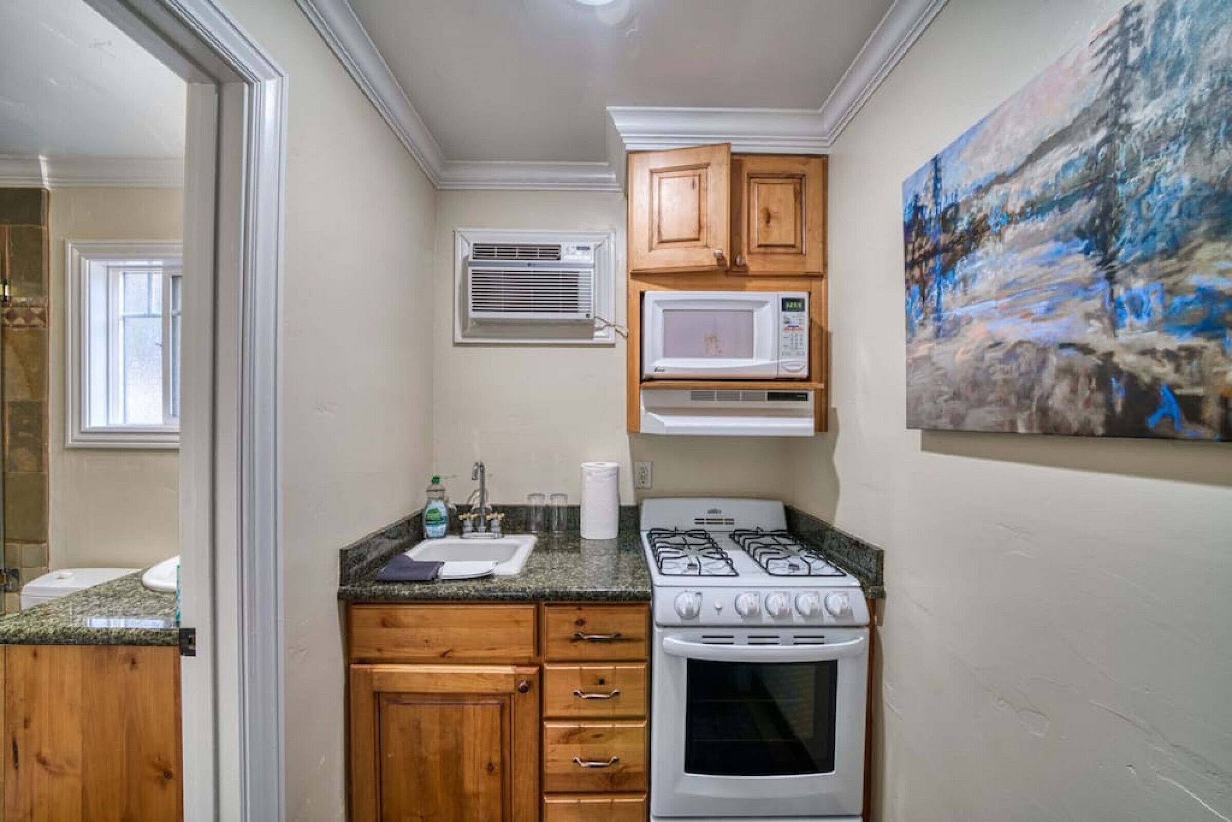 MML Unit 8 New Listing Discount Slopes Open Studio and Kitchen